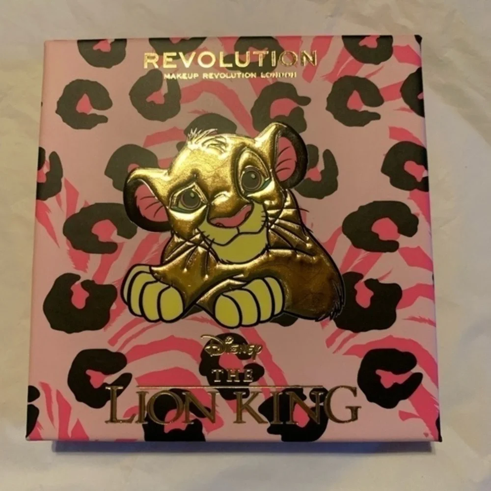 Disney’s The Lion King X Revolution Eyeshadow Makeup Pallette NEW Bright‎ Colors